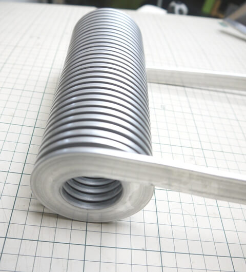 Made of aluminum!! It's an aluminum Edgewise Coil.