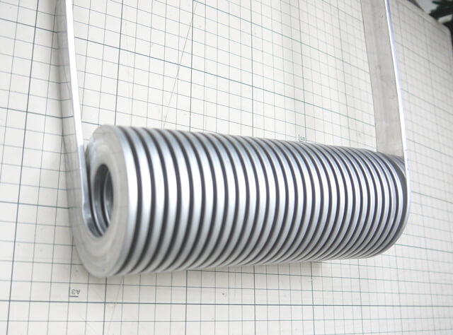 Made of aluminum!! It's an aluminum Edgewise Coil.